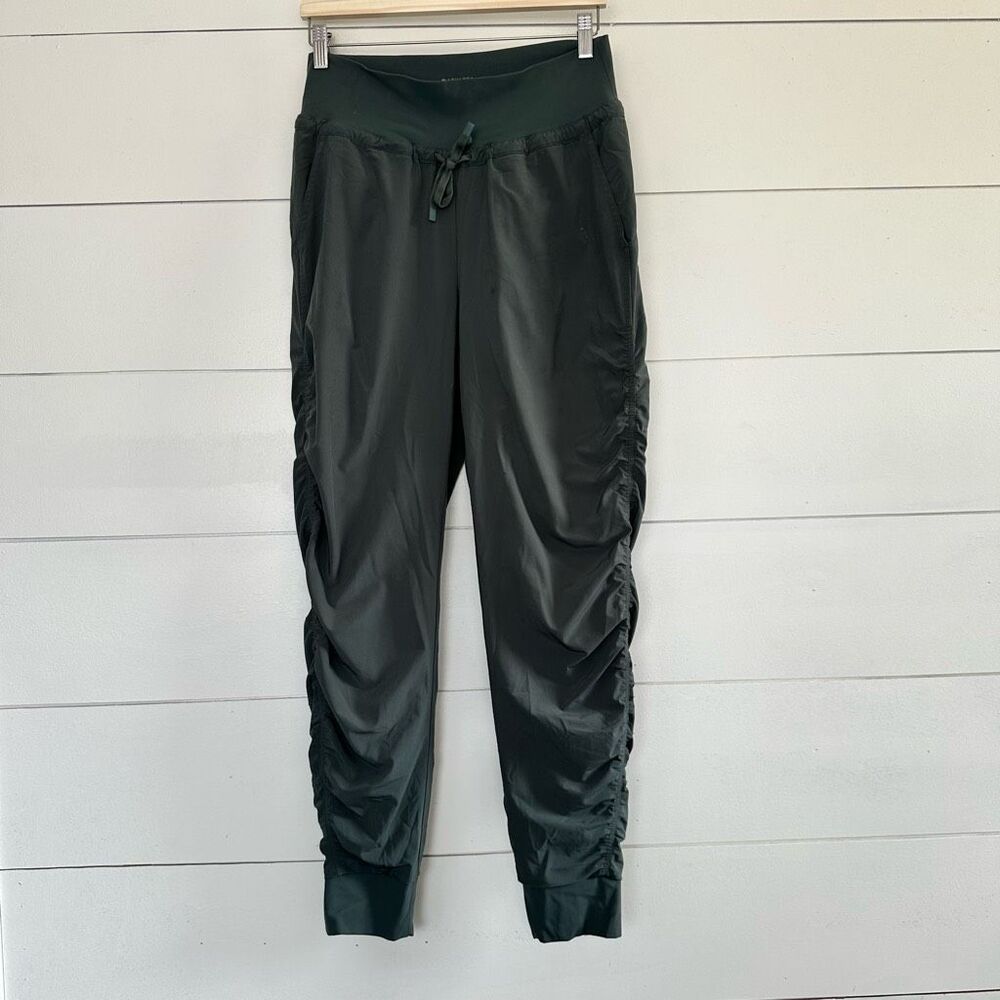 Athleta Women’s 4 Tall Attitude Lined Pant green